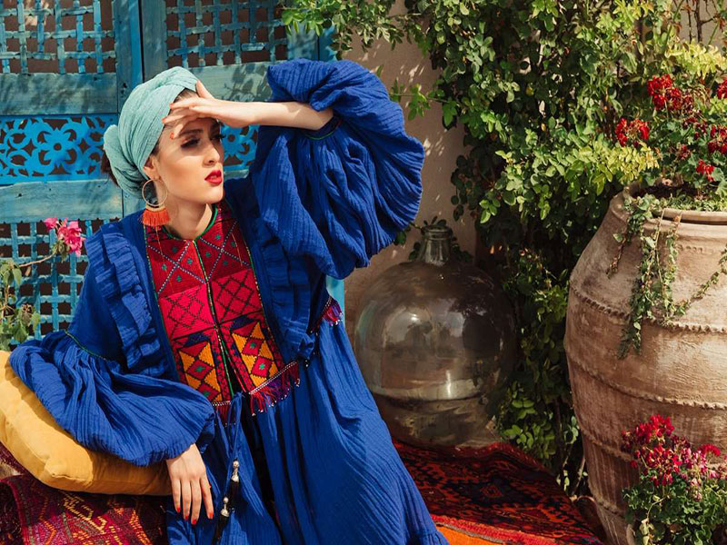 چطور ‌یک لباس با رنگی مناسب که به ما بیاید را برای مهمانی انتخاب کنیم ؟